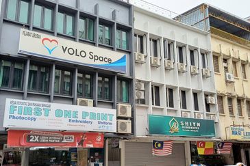 PJ Newtown Jalan 52 / Jalan Yong Shok Lin, 3 Storey Shop Office Facing Frontage Busy Road Nearby Bank