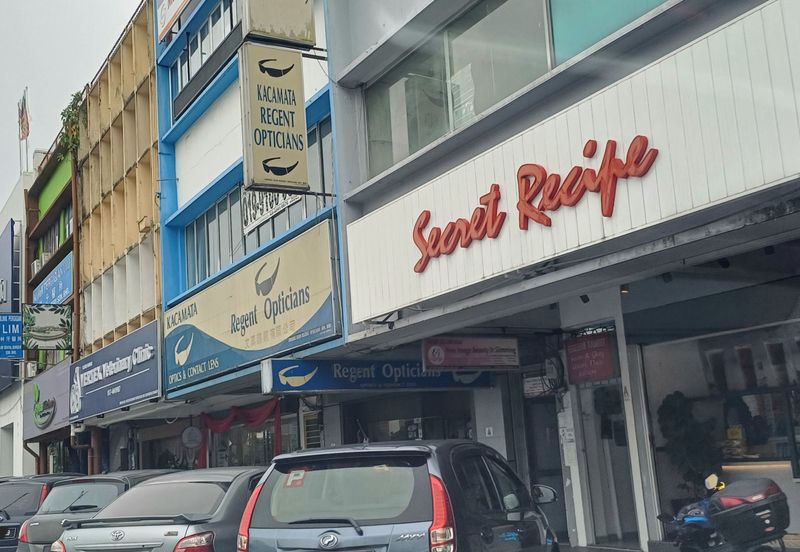 PJ Newtown Jalan 52 / Jalan Yong Shok Lin, 3 Storey Shop Office Facing Frontage Busy Road Nearby Bank