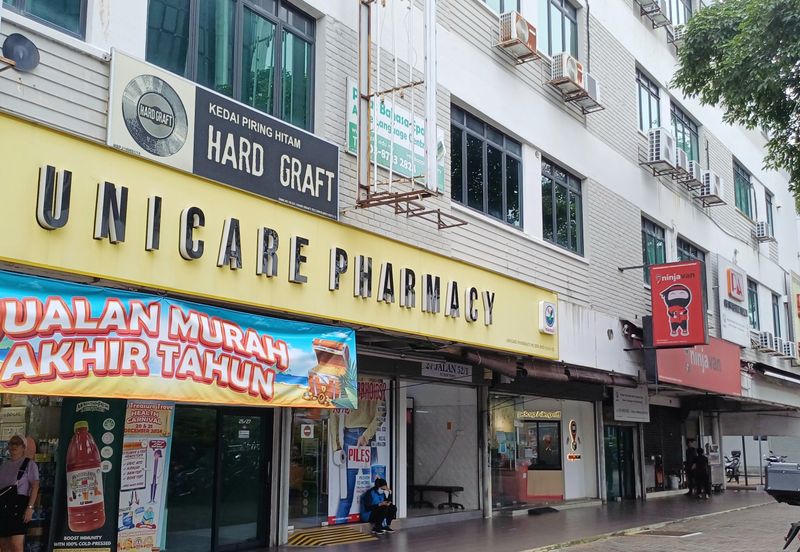 PJ Newtown Jalan 52 / Jalan Yong Shok Lin, 3 Storey Shop Office Facing Frontage Busy Road Nearby Bank