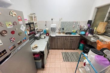 Pangsapuri Kristal (Crystal Tower), Taman Bukit Indah