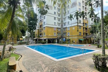 Pangsapuri Kristal (Crystal Tower), Taman Bukit Indah