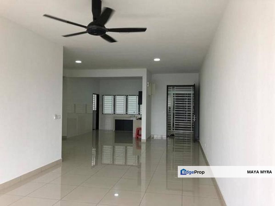 For Sale Oasis 1 Condo Mutiara Heights Prima Saujana Kajang , Facing Swimming Pool, Selangor, Kajang