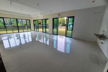 Charms of Nusantara, Setia Eco Glades