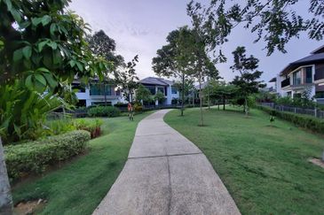 Lepironia Gardens, Setia Eco Glades