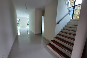 Charms of Nusantara, Setia Eco Glades