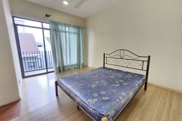 Crescent Park Townvilla