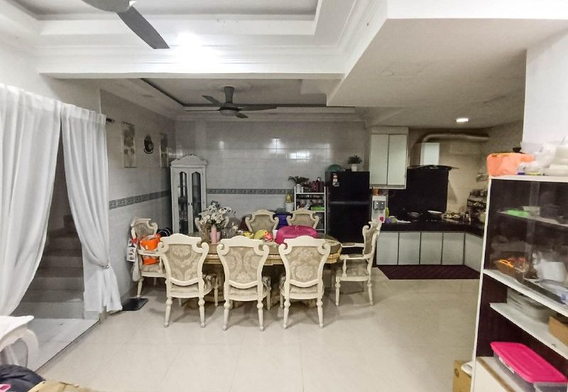 WTS / FOR SALE : Corner Lot Facing Open Double Storey at Bandar Tasik Selatan Kuala Lumpur. Fully Renovated