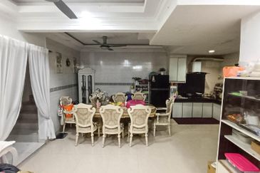 WTS / FOR SALE : Corner Lot Facing Open Double Storey at Bandar Tasik Selatan Kuala Lumpur. Fully Renovated