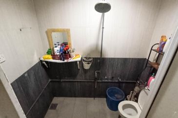 WTS / FOR SALE : Corner Lot Facing Open Double Storey at Bandar Tasik Selatan Kuala Lumpur. Fully Renovated