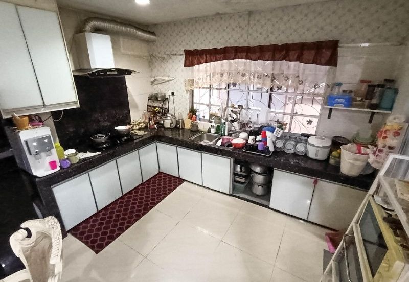 WTS / FOR SALE : Corner Lot Facing Open Double Storey at Bandar Tasik Selatan Kuala Lumpur. Fully Renovated