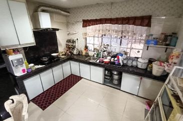 WTS / FOR SALE : Corner Lot Facing Open Double Storey at Bandar Tasik Selatan Kuala Lumpur. Fully Renovated