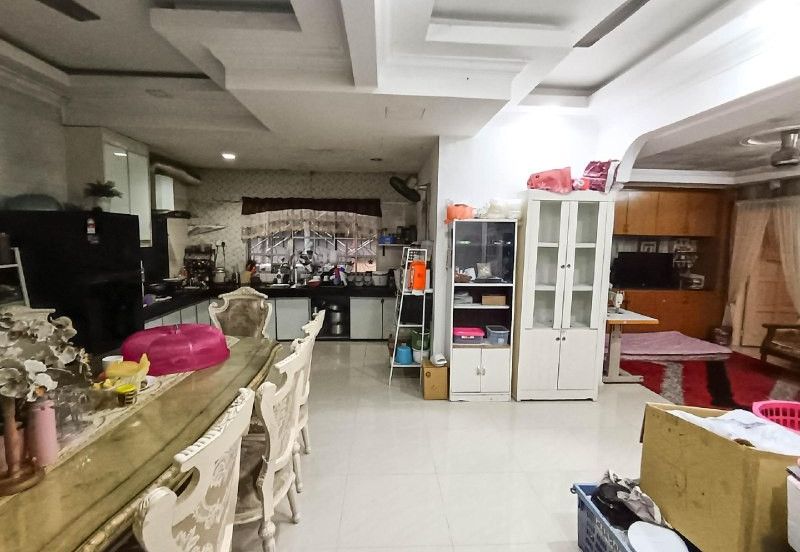 WTS / FOR SALE : Corner Lot Facing Open Double Storey at Bandar Tasik Selatan Kuala Lumpur. Fully Renovated