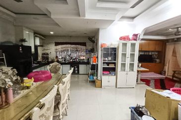 WTS / FOR SALE : Corner Lot Facing Open Double Storey at Bandar Tasik Selatan Kuala Lumpur. Fully Renovated