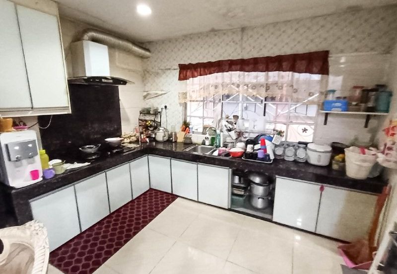 WTS / FOR SALE : Corner Lot Facing Open Double Storey at Bandar Tasik Selatan Kuala Lumpur. Fully Renovated