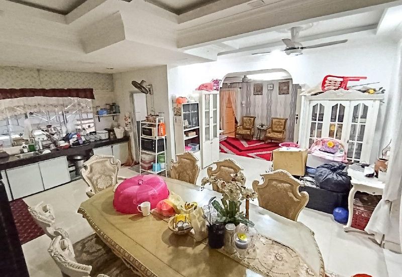 WTS / FOR SALE : Corner Lot Facing Open Double Storey at Bandar Tasik Selatan Kuala Lumpur. Fully Renovated