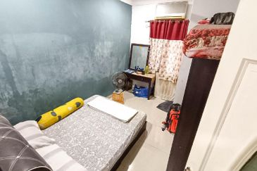 WTS / FOR SALE : Corner Lot Facing Open Double Storey at Bandar Tasik Selatan Kuala Lumpur. Fully Renovated