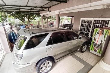 WTS / FOR SALE : Corner Lot Facing Open Double Storey at Bandar Tasik Selatan Kuala Lumpur. Fully Renovated