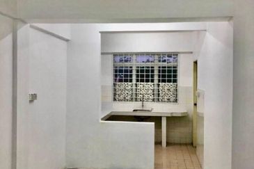 🔥🔥 BELOW MARKET 🔥🔥 FOR SALE : Pangsapuri Sri Melati Bandar Seri Putra Bangi