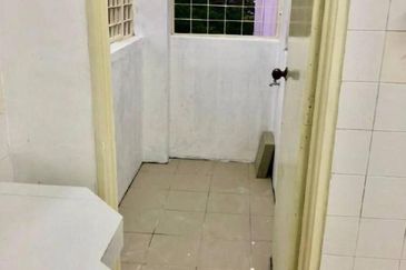 🔥🔥 BELOW MARKET 🔥🔥 FOR SALE : Pangsapuri Sri Melati Bandar Seri Putra Bangi