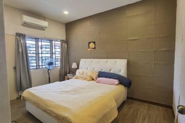 FOR SALE : ENDLOT Double Storey Terraced House Taman Indah Cheras Kuala Lumpur