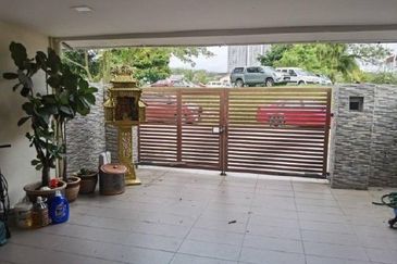 FOR SALE : ENDLOT Double Storey Terraced House Taman Indah Cheras Kuala Lumpur