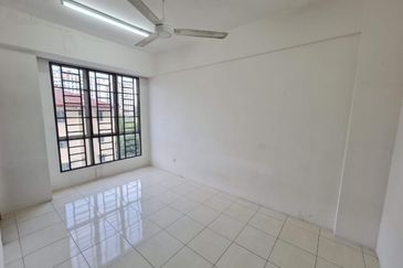 Green Suria Apartment