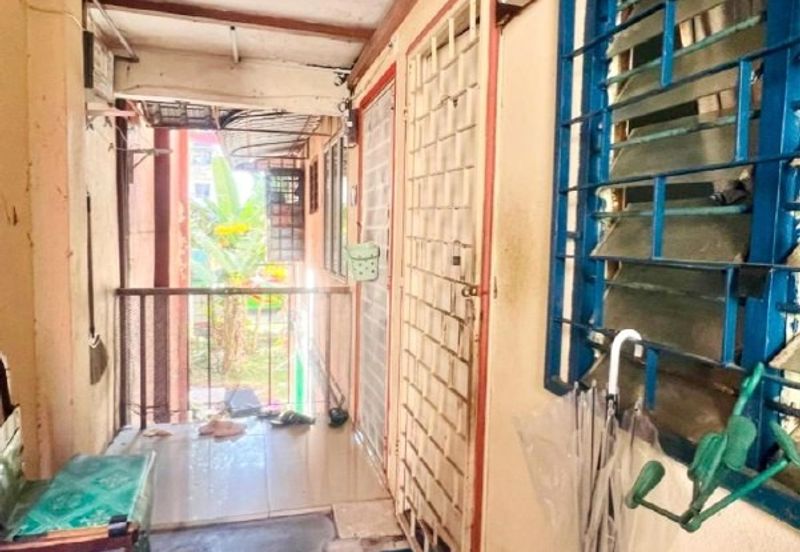 Flat Pandan Jaya Blok L13