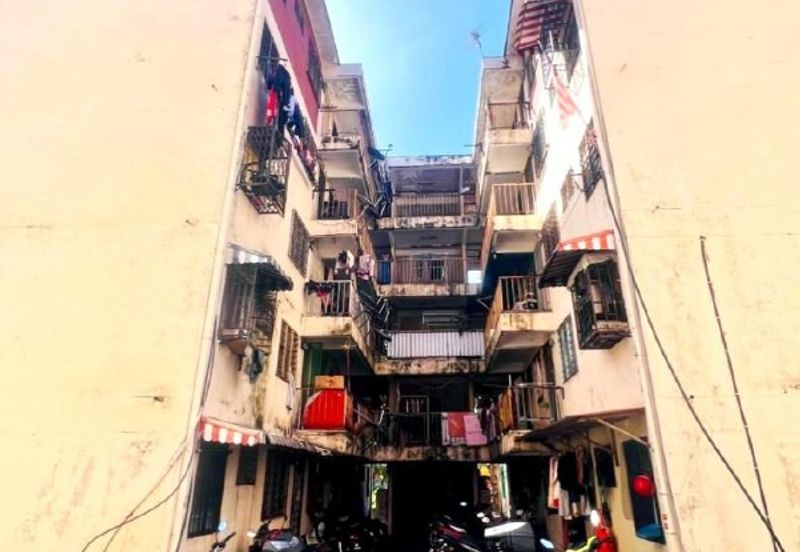 Flat Pandan Jaya Blok L13