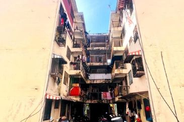 Flat Pandan Jaya Blok L13