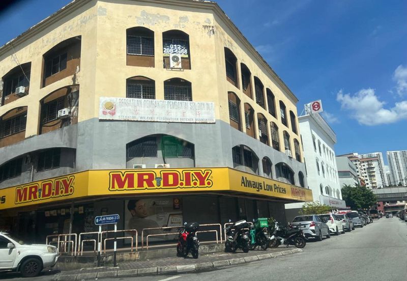 Flat Pandan Jaya Blok L13