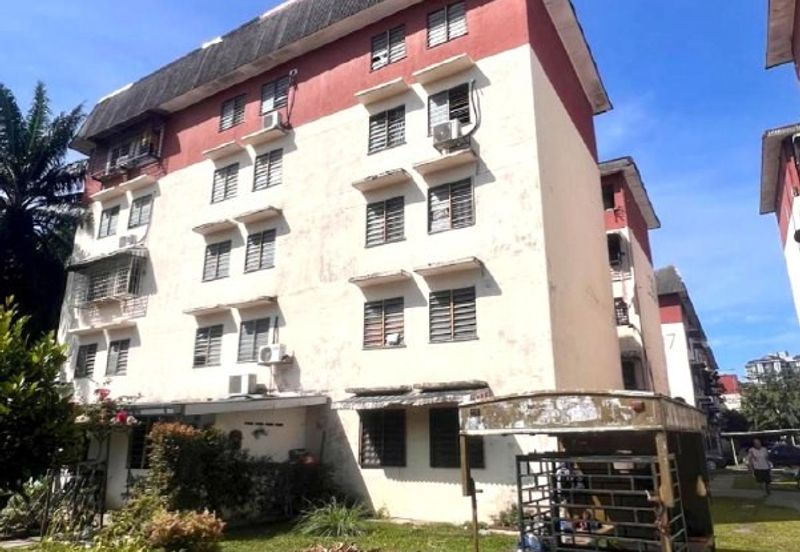 Flat Pandan Jaya Blok L13