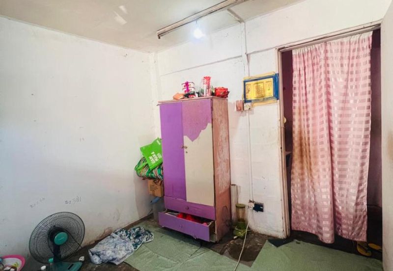 Flat Pandan Jaya Blok L13