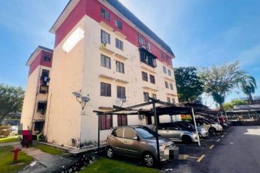 Flat Pandan Jaya Blok L13