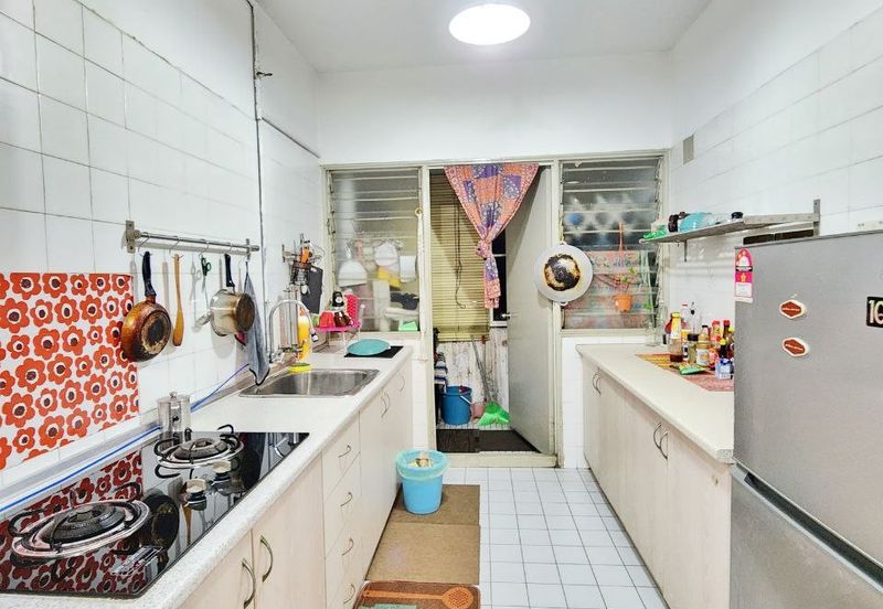 Baiduri Apartment @ Desa Pandan