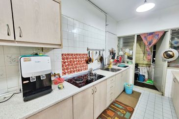 Baiduri Apartment @ Desa Pandan