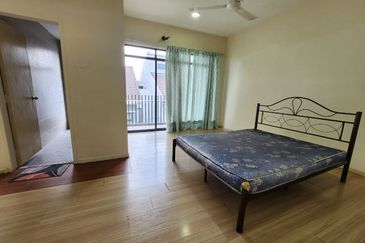 Crescent Park Townvilla