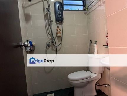 FOR SALE! [SPACIOUS UNIT 1,000+ SQFT] Residensi Zamrud, Kajang, Selangor, Kajang