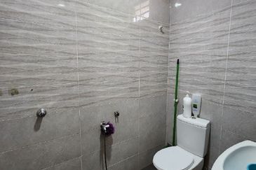 FOR SALE ‼️  [EXTENDED + RENOVATED] Single Storey Bungalow Desa Pinggiran Putra Kajang