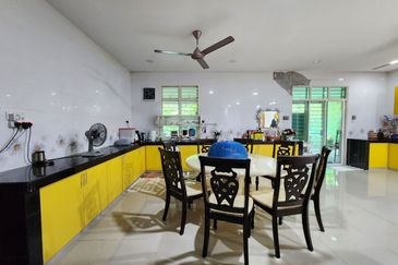 FOR SALE ‼️  [EXTENDED + RENOVATED] Single Storey Bungalow Desa Pinggiran Putra Kajang