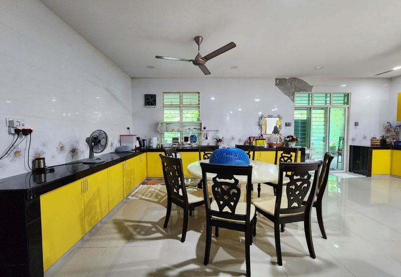 FOR SALE ‼️  [EXTENDED + RENOVATED] Single Storey Bungalow Desa Pinggiran Putra Kajang