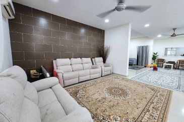 FOR SALE ‼️  [EXTENDED + RENOVATED] Single Storey Bungalow Desa Pinggiran Putra Kajang