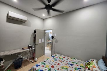 For Sale! [GROUND UNIT] RENOVATED Townhouse Casa Bluebell Cybersouth FULLY RENOVATED 🔥 RUMAH PALING CANTIK 🔥