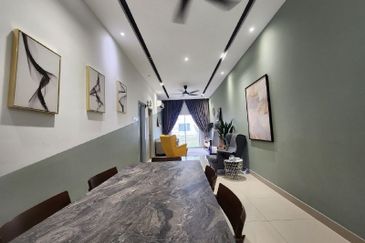 For Sale! [GROUND UNIT] RENOVATED Townhouse Casa Bluebell Cybersouth FULLY RENOVATED 🔥 RUMAH PALING CANTIK 🔥