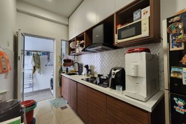 For Sale! [GROUND UNIT] RENOVATED Townhouse Casa Bluebell Cybersouth FULLY RENOVATED 🔥 RUMAH PALING CANTIK 🔥