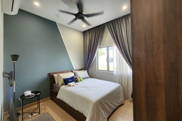 For Sale! [GROUND UNIT] RENOVATED Townhouse Casa Bluebell Cybersouth FULLY RENOVATED 🔥 RUMAH PALING CANTIK 🔥