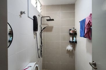 For Sale! [GROUND UNIT] RENOVATED Townhouse Casa Bluebell Cybersouth FULLY RENOVATED 🔥 RUMAH PALING CANTIK 🔥