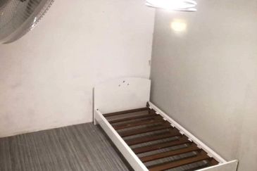 FOR SALE! [CORNER WITH BIG EXTRA LAND] Double Storey Terrace House Pandan Jaya, KL