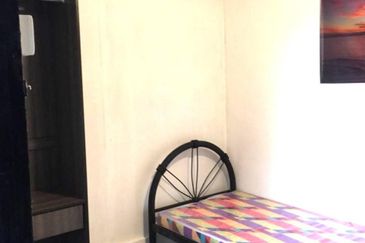 FOR SALE! [CORNER WITH BIG EXTRA LAND] Double Storey Terrace House Pandan Jaya, KL