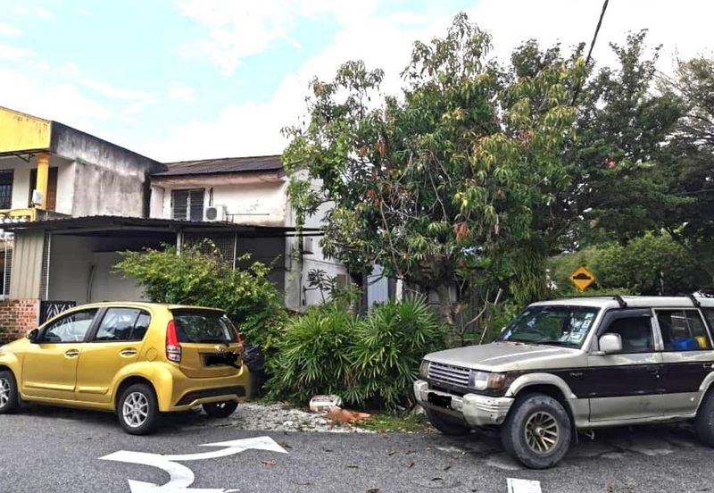 FOR SALE! [CORNER WITH BIG EXTRA LAND] Double Storey Terrace House Pandan Jaya, KL