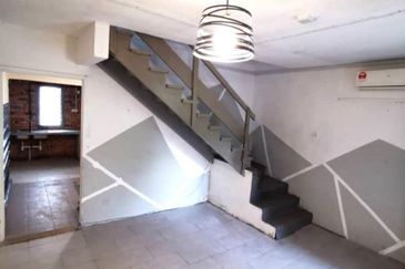 FOR SALE! [CORNER WITH BIG EXTRA LAND] Double Storey Terrace House Pandan Jaya, KL